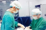 Cứu sống bé sinh non 32 tuần tuổi với nhiều ống nối ruột