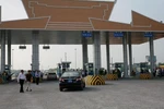 Chủ đầu tư "dọa" đóng cầu Hạc Trì: Anh đóng cũng được, chứ đừng thách đố