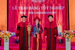 UEB trao 12 học bổng toàn phần cho thạc sĩ ngành Kinh tế Chính trị
