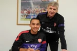 Chính thức: Walcott gia hạn hợp đồng với Arsenal đến năm 2016