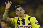 Mourinho khuyến khích học trò "đốn hạ" Lewandowski