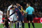 Jordi Alba lại phô diễn 'tuyệt kỹ' ăn vạ