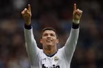 Ronaldo và hat-trick thần thánh tặng con trai