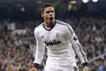 Người hùng 19 tuổi làm lu mờ Ronaldo và Messi