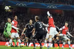 Trọng tài đã 'biếu' Arsenal bàn... an ủi