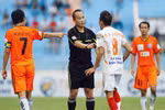 Chân dung vị 'vua áo đen' khiến V-League nổi sóng