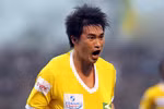 Chọc thủng lưới đội bóng quê vợ, Công Vinh lập kỷ lục mới ở V-League
