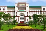 Lần đầu tiên nhà trường kiện sinh viên để đòi lại học bổng