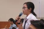 Quen miệng rồi, chúng em cứ ngồi với nhau là nói tục