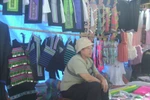 Hình ảnh phiên chợ đặc biệt ở biên giới miền tây xứ Nghệ