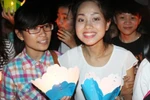 Hoàng Quyên để mặt mộc giao lưu fan hâm mộ