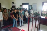 Xử vụ hỗn chiến bãi ngao: Người nhà bị cáo khóc ngất, xin giảm án