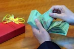 “Khoảng 30% quà biếu có ẩn ý…không lành mạnh”