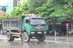 Bị xe tải đâm, một phụ nữ chết thảm trên QL 1A