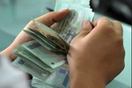 Tăng lương tối thiểu vùng từ 2.580.000 đến 3.750.000 đồng/tháng...