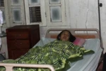 Bé gái thoát nạn kỳ diệu vì được cha che chở