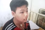 Thầy giáo túm cổ áo, tát vào mặt, đạp vào người học sinh gây chảy máu