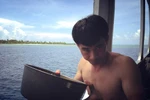 Ảnh thú vị 'có 1-0-2' của Xuân Bắc ở Trường Sa