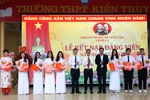 8 giáo viên, học sinh ưu tú của Trường THPT Kiến Thuỵ được kết nạp Đảng