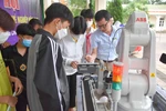 Lời giải nào cho tình trạng cử nhân, kỹ sư thất nghiệp rồi quay lại học nghề?