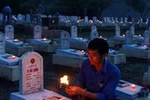 Nghìn ngọn nến tri ân các anh hùng, liệt sỹ tại nghĩa trang Đường 9