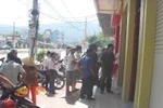 Côn đồ vô cớ đập phá nhà dân, dùng dao đuổi chém Công an