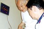 Chuyện “thần y" truyền công lực, chữa bệnh giỏi hơn bệnh viện?