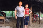Cảm thương hoàn cảnh của hai mẹ con côi cút