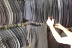 Đến thăm công xưởng comple, veston giá rẻ khổng lồ của Hà Nội