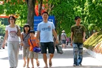 Hôm nay, nắng nóng diện rộng diễn ra ở Trung Bộ, Bắc Bộ dịu mát
