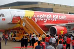 Hàng không Việt Nam: Xóa độc quyền từ chiếc xe thang