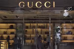 Milano - Gucci Đồng Khởi mở cửa trở lại, giảm giá 50%