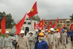 Làm gì để tăng cường vệ sinh, an toàn lao động cho năm 2013