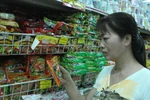Đại lý, siêu thị ngừng bán mì tôm khi chưa kết luận về acid oxalic?