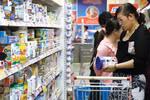 Thu hồi sữa Abbott, Dumex: Nhiều bà mẹ lúng túng thông tin đổi sửa 