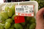 Nho Việt Nam dán cờ Trung Quốc: NTD nghi ngờ giải thích của BigC