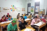 Ấn tượng lớp xóa mù chữ ở vùng cao: Người dân ngày lên nương làm rẫy, tối đi học