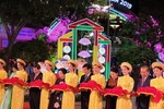 Đường hoa Nguyễn Huệ mở cửa, đón người dân đến du xuân