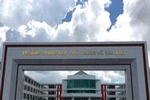 Hiệu trưởng Trường Võ Văn Kiệt trả lại quyết định bổ nhiệm của Giám đốc Sở