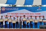 Hơn 800 học sinh Sài Gòn thi giải Toán nhanh trên máy tính cầm tay