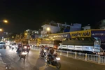 Nhiều tài xế xe tải nặng ở Sài Gòn bỏ xe, chống phạt đi vào giờ cấm ở nội thành