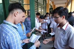 Thí sinh Sài Gòn thở phào nhẹ nhõm với đề thi Văn quốc gia
