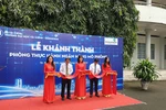 Phòng thực hành ngân hàng mô phỏng trong trường đại học trị giá 2 tỷ đồng