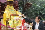 Chướng mắt: Những hành động không thể chấp nhận ở chốn cửa Phật (P8)