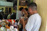 Đi ăn "bún mắng, cháo chửi" ở HN cứ phải cúi mặt mà ăn sao?