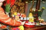 Chướng mắt: Những hành động không thể chấp nhận ở chốn cửa Phật (P14)