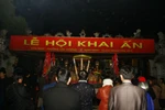 An ninh thắt chặt, người thưa thớt trong đêm khai ấn đền Trần 2012