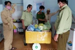 Bắt giữ hơn 1,3 tấn thực phẩm không rõ nguồn gốc