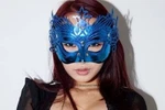  Phát sốt vì “nữ anh hùng” siêu sexy làm từ thiện