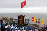 Chào cờ đón năm mới trên điểm cực Đông của Tổ quốc
